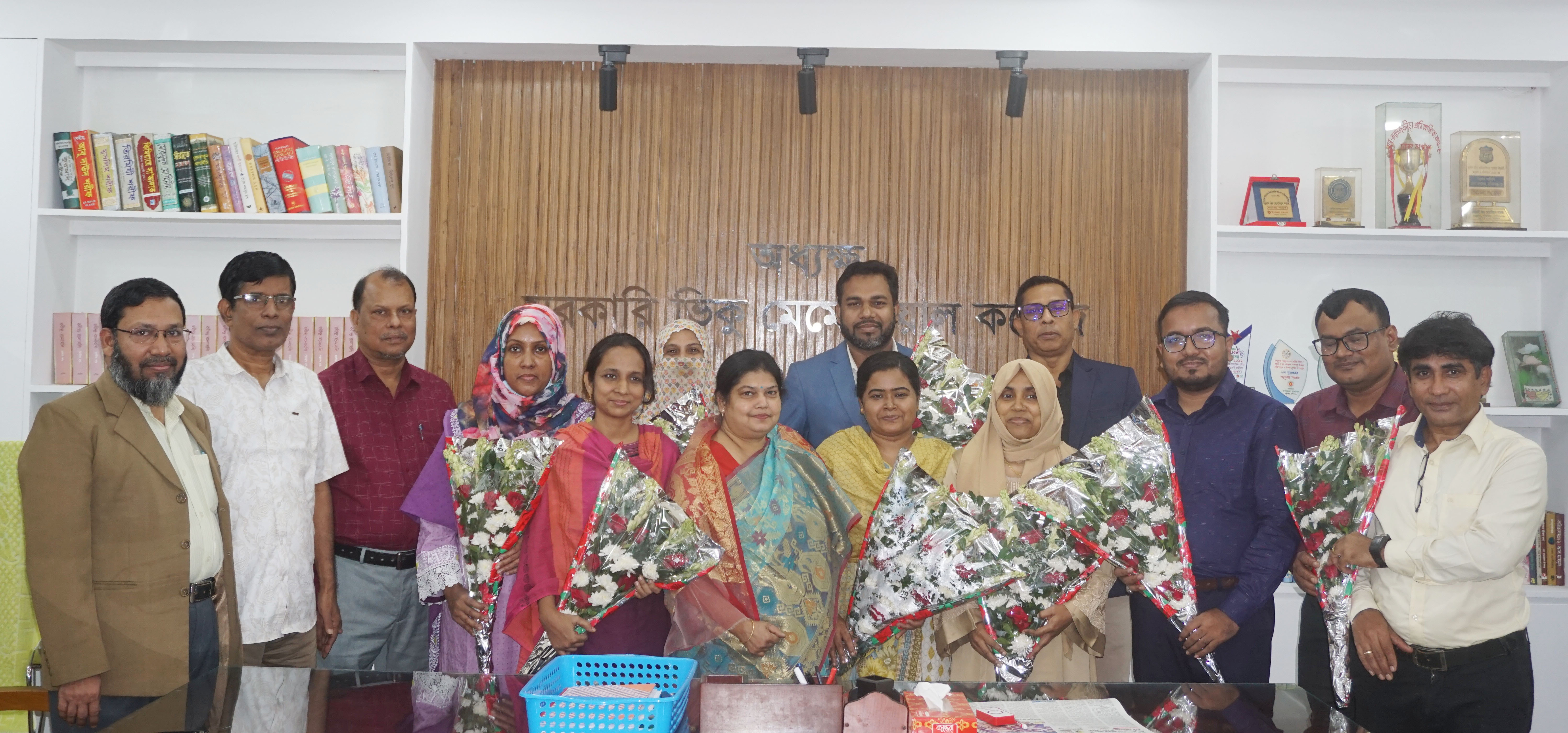 সহকারি অধ্যাপক পদে পদন্নোতিপ্রাপ্তদের ফুলেল শুভেচ্ছা ও অভিনন্দন